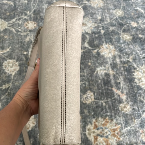 Fossil leather crossbody purse. Taupe in good used condition. - Picture 10 of 11